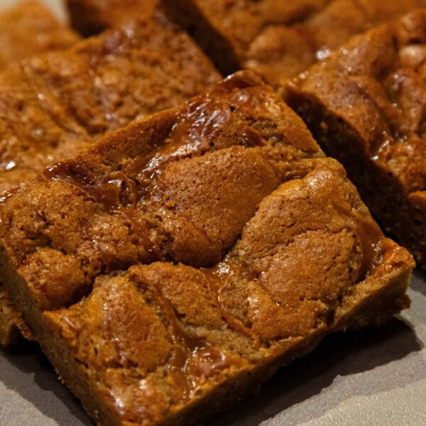 4 Pack Gluten Friendly White Chocolate Pistachio Blondie
